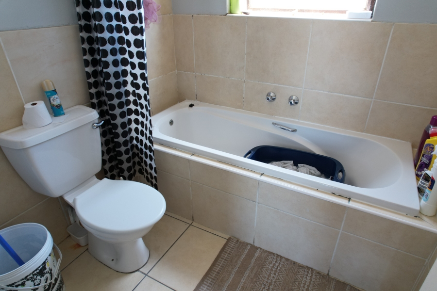 2 Bedroom Property for Sale in Parklands East Western Cape